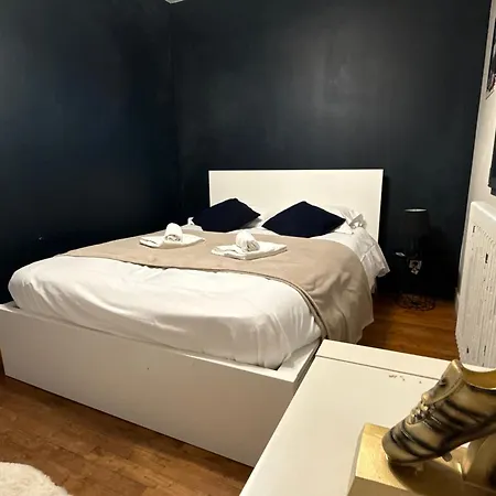 Hébergement de vacances Le Clos Sarrail Maison Centre Jardin 8 Personnes
