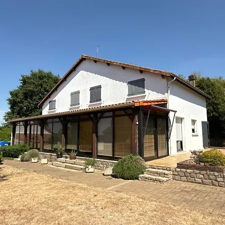 Le Clos Sarrail Maison Centre Jardin 8 Personnes * Bressuire