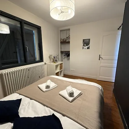 Le Clos Sarrail Maison Centre Jardin 8 Personnes Hébergement de vacances *
