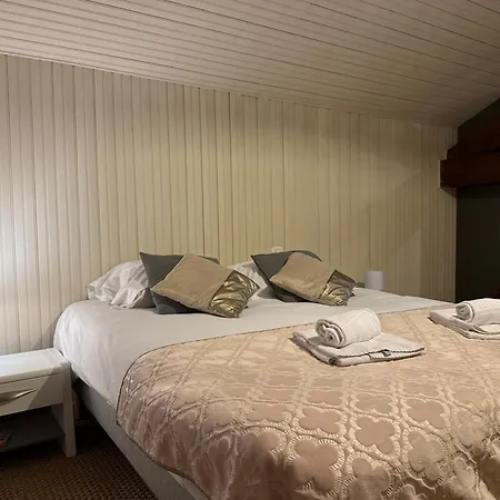 Hébergement de vacances Le Clos Sarrail Maison Centre Jardin 8 Personnes *