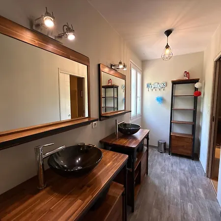 Le Clos Sarrail Maison Centre Jardin 8 Personnes Casa de Férias Bressuire