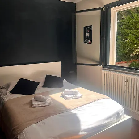Le Clos Sarrail Maison Centre Jardin 8 Personnes * Bressuire