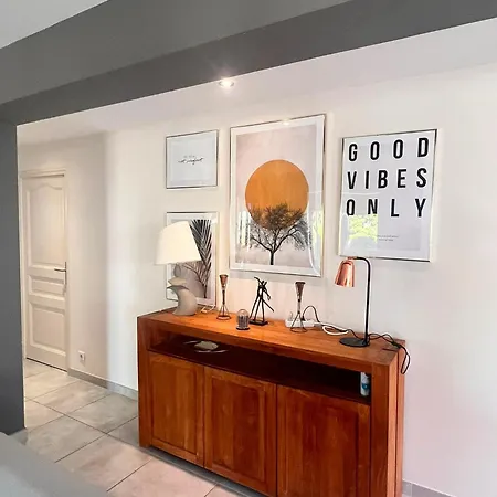 Casa de Férias Le Clos Sarrail Maison Centre Jardin 8 Personnes *